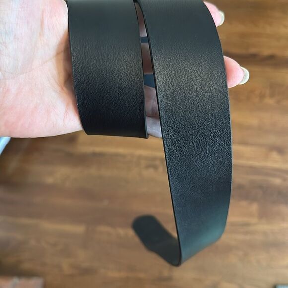 Wide black leather belt with blingy sequined cotton boll‎ silver buckle